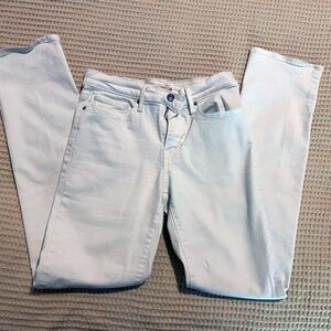 LEVI'S | White Slimming Straight Bootcut Jean Size 28